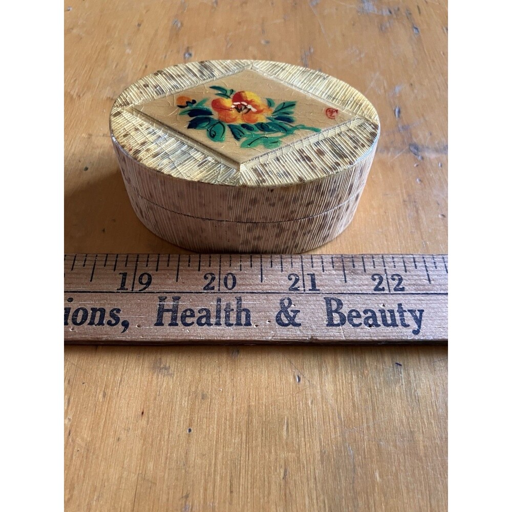 VTG Chinese Bamboo Straw Marquetry Flower Oval Trinket Small 3” Green Silk Lined - Picture 6 of 7